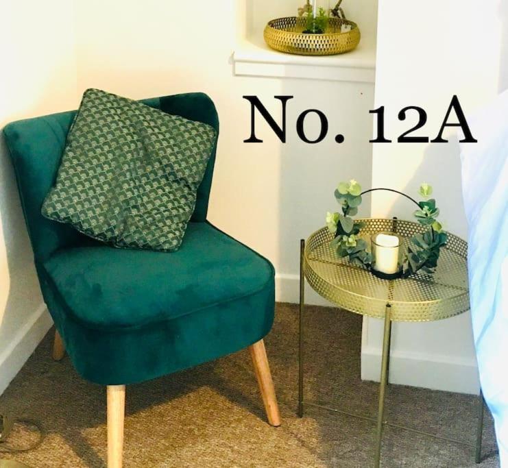 Flat 12A - Central, Modern, Bright Apartment With Free Wifi Oban Bagian luar foto