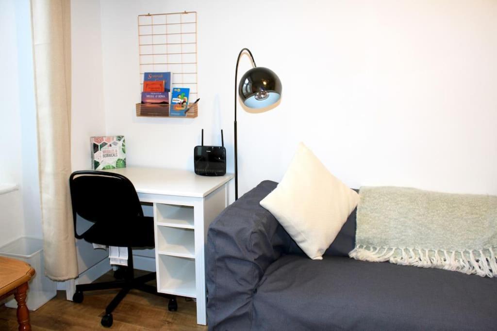 Flat 12A - Central, Modern, Bright Apartment With Free Wifi Oban Bagian luar foto