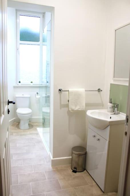 Flat 12A - Central, Modern, Bright Apartment With Free Wifi Oban Bagian luar foto