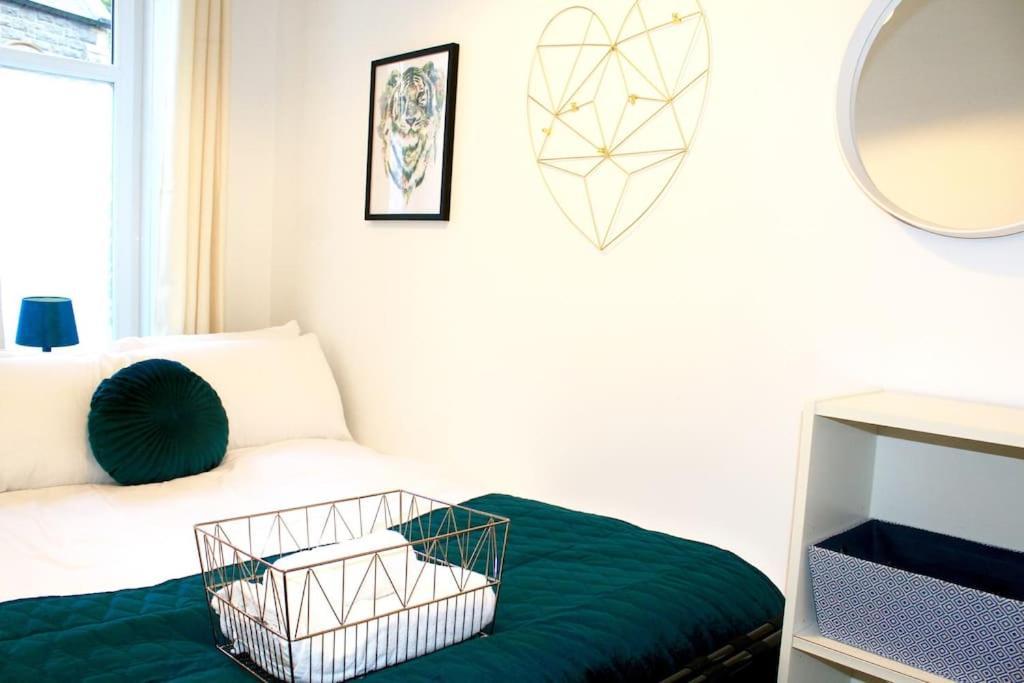 Flat 12A - Central, Modern, Bright Apartment With Free Wifi Oban Bagian luar foto